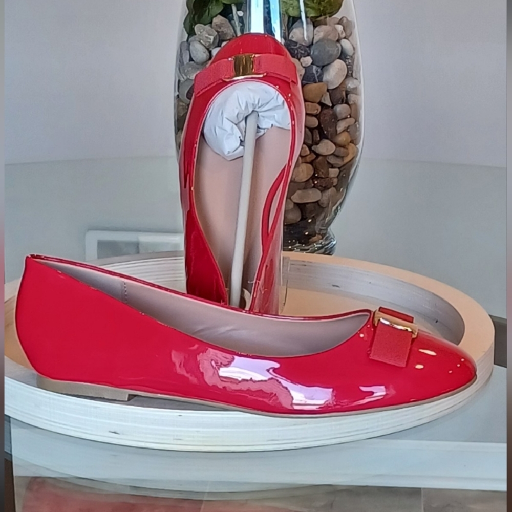 Patent leather shoes